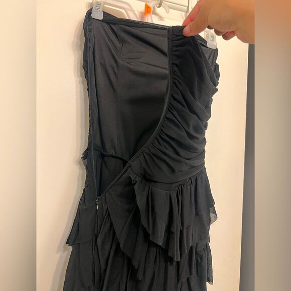 Romeo & Juliet Couture Black Asymmetrical Strapless Dress | small - Picture 2 of 5